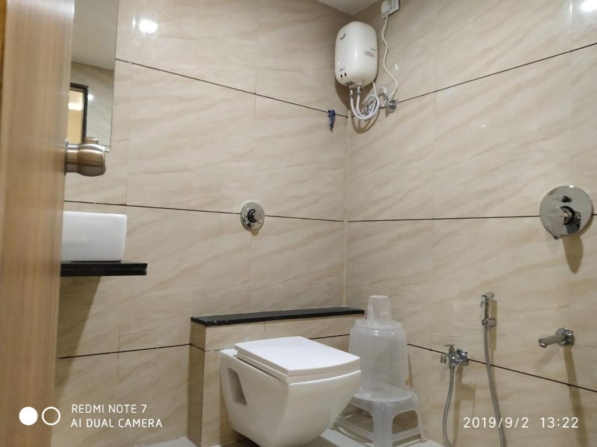 Hotel Krishna Palace Ананд Екстер'єр фото