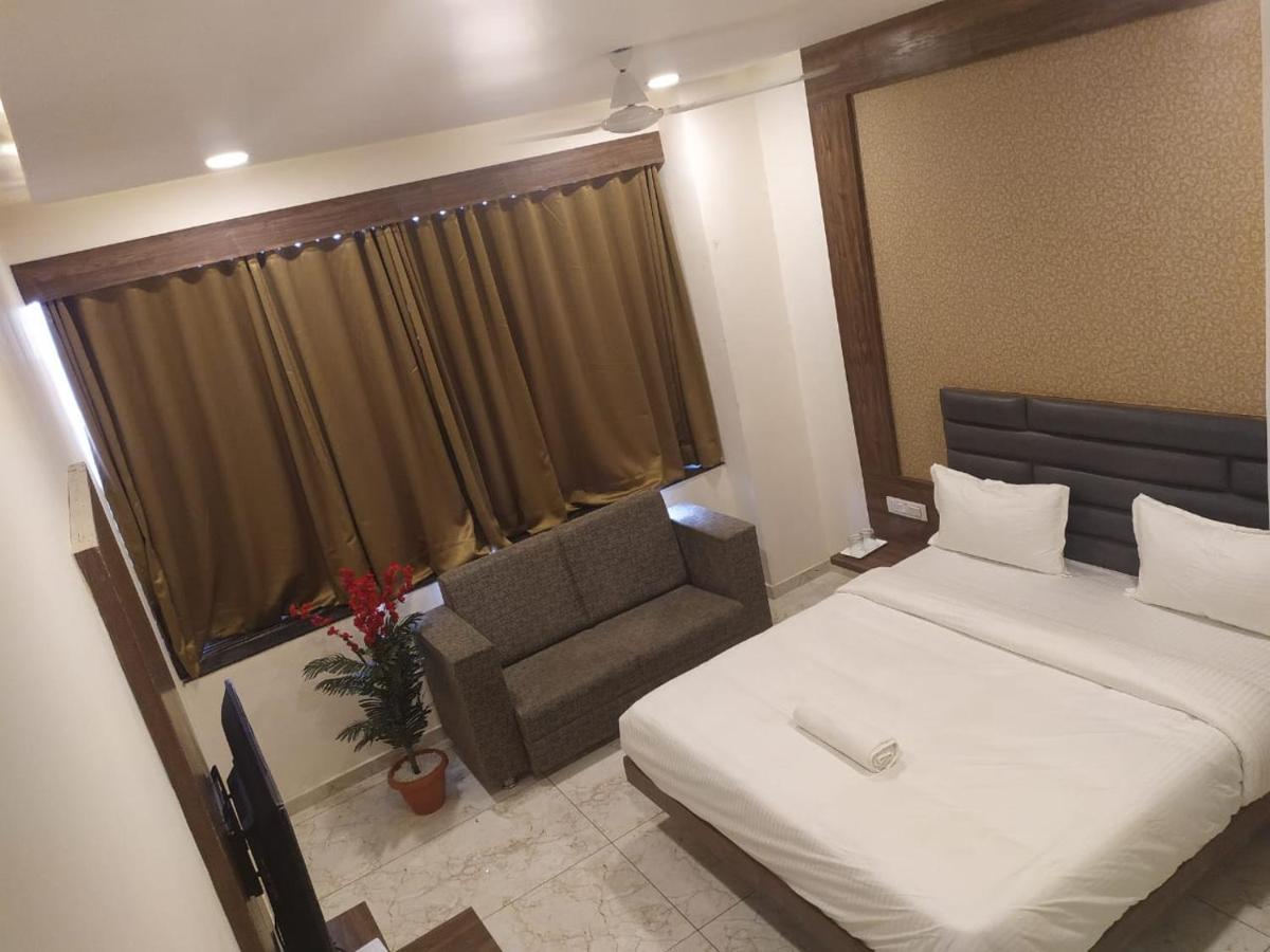Hotel Krishna Palace Ананд Екстер'єр фото